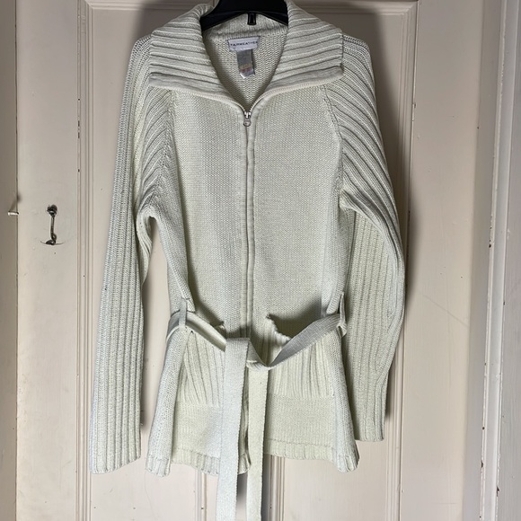 Ladies zip sweater. Vintage Fairweather brand. Size large. Off white . Belted. - Picture 3 of 4